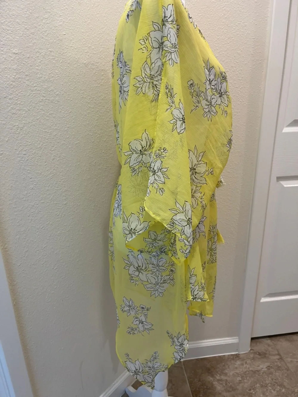 Abercrombie & Fitch Yellow Floral Swim Coverup Tie Front Kimono Style Sleeves